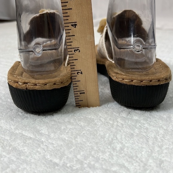 Cliffs carnation cushion white thong leather sandals with floral detail 7.5 - Picture 5 of 10